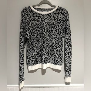 ZYIA Active Crewneck Long Sleeve Leopard Print Top Womens Size Large